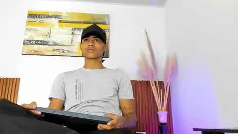 Snapshot of zander_2120 chatting on 11/09/25, 01:31 Zander online show from 11/09/25, 01:31