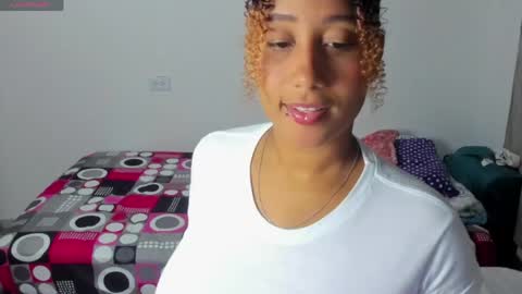 Snapshot of zandra_kiman chatting on 04/14/26, 05:13 Zandra online show from 04/14/26, 05:13