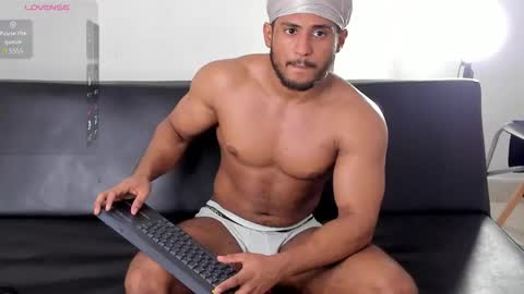 Snapshot of zane_lux chatting on 04/18/26, 03:27 Zane Lux online show from 04/18/26, 03:27