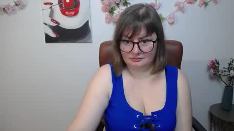 Snapshot of zannadreil chatting on 11/12/25, 07:57 zannadreil online show from 11/12/25, 07:57