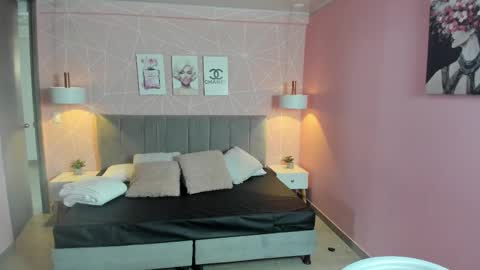 Snapshot of zara__sweet chatting on 11/13/25, 12:26 Zara Sweet online show from 11/13/25, 12:26