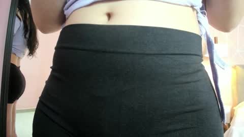 Snapshot of zara__sweet chatting on 12/19/25, 01:29 Zara Sweet online show from 12/19/25, 01:29