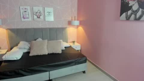 Snapshot of zara__sweet chatting on 12/20/25, 01:40 Zara Sweet online show from 12/20/25, 01:40