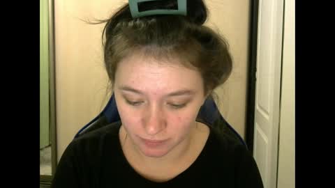 Snapshot of zara_golden chatting on 12/30/24, 04:19 chaturcum online show from 12/30/24, 04:19