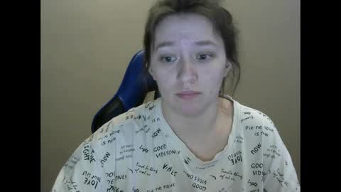 Snapshot of zara_golden chatting on 02/04/25, 10:43 chaturcum online show from 02/04/25, 10:43