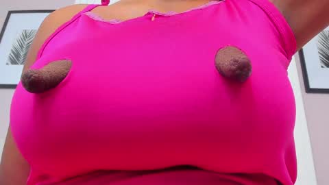 Snapshot of zara_lopez chatting on 01/12/25, 10:33 zara lopez online show from 01/12/25, 10:33