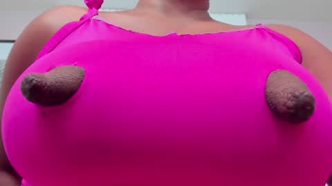 Snapshot of zara_lopez chatting on 02/06/25, 10:53 zara lopez online show from 02/06/25, 10:53