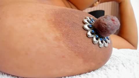 Snapshot of zara_lopez chatting on 10/26/25, 11:49 zara lopez online show from 10/26/25, 11:49