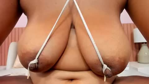 Snapshot of zara_lopez chatting on 12/20/25, 07:43 zara lopez online show from 12/20/25, 07:43