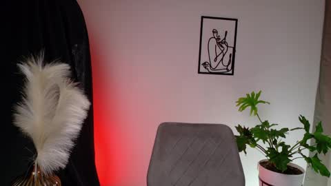 Snapshot of zara_nova chatting on 03/31/26, 12:56 Zara Nova online show from 03/31/26, 12:56