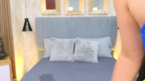 Snapshot of zara_poncebgb chatting on 10/22/25, 12:27 Camila Garcia online show from 10/22/25, 12:27