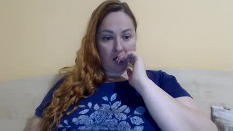 Snapshot of zara_red chatting on 07/12/26, 12:40 Kate. if im not here im here foxy red333 online show from 07/12/26, 12:40