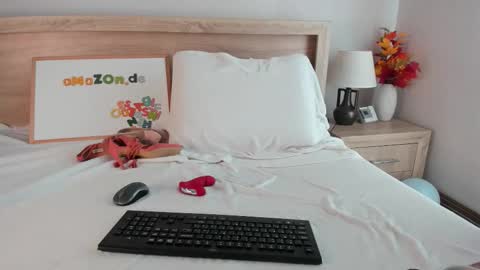 Agnes online show from 11/13/25, 10:03