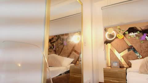 Zarah Andrews online show from 10/27/25, 12:31