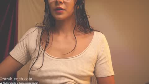 Snapshot of zarahlynch chatting on 12/17/24, 10:54 Miss Lynch Next show 2911 online show from 12/17/24, 10:54