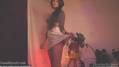 Snapshot of zarahlynch chatting on 02/26/25, 12:49 Miss Lynch Next show 2911 online show from 02/26/25, 12:49