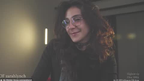 Snapshot of zarahlynch chatting on 11/26/25, 10:44 Miss Lynch Next show 2911 online show from 11/26/25, 10:44