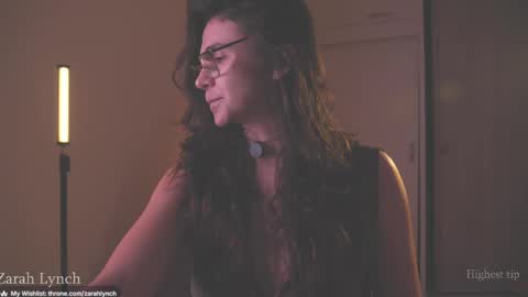 Snapshot of zarahlynch chatting on 04/01/26, 12:33 Miss Lynch Next show 2911 online show from 04/01/26, 12:33