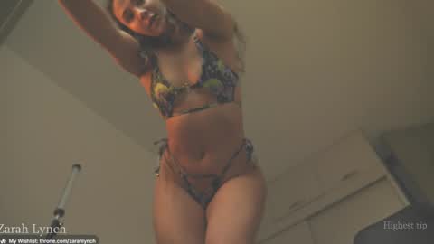 Snapshot of zarahlynch chatting on 04/16/26, 09:39 Miss Lynch Next show 2911 online show from 04/16/26, 09:39