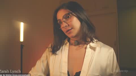 Snapshot of zarahlynch chatting on 04/21/26, 01:42 Miss Lynch Next show 2911 online show from 04/21/26, 01:42