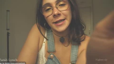 Snapshot of zarahlynch chatting on 04/22/26, 08:21 Miss Lynch Next show 2911 online show from 04/22/26, 08:21