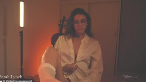 Snapshot of zarahlynch chatting on 04/26/26, 02:20 Miss Lynch Next show 2911 online show from 04/26/26, 02:20