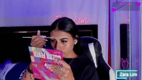 Snapshot of zaralim chatting on 10/30/25, 09:59 Zara Lim online show from 10/30/25, 09:59