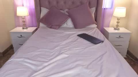 Snapshot of zaraquiinn chatting on 09/13/25, 01:55 ZaraQuiinn online show from 09/13/25, 01:55