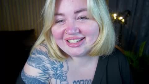 Snapshot of zarareign_ chatting on 03/07/26, 08:50 Lola online show from 03/07/26, 08:50