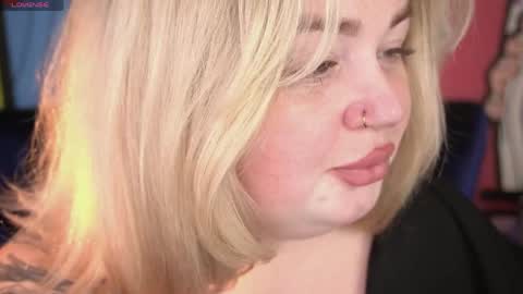 Snapshot of zarareign_ chatting on 03/31/26, 07:58 Lola online show from 03/31/26, 07:58