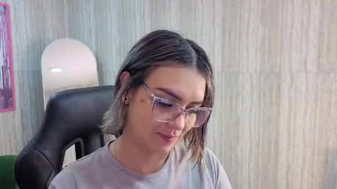 Snapshot of zarcasutra_t chatting on 05/02/26, 12:43 Isabella online show from 05/02/26, 12:43
