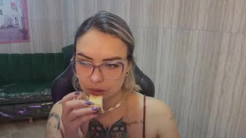 Snapshot of zarcasutra_t chatting on 06/01/26, 12:40 Isabella online show from 06/01/26, 12:40