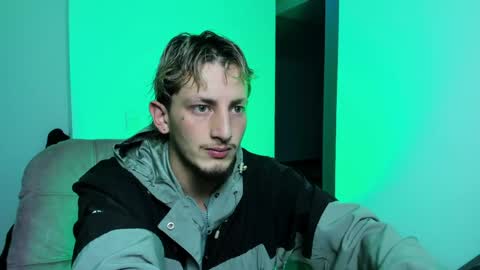 Snapshot of zarcoox chatting on 04/14/26, 03:12 Zarcoo online show from 04/14/26, 03:12