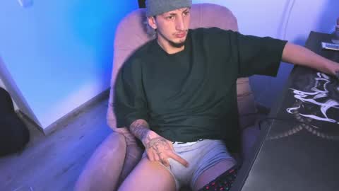 Snapshot of zarcoox chatting on 04/16/26, 03:51 Zarcoo online show from 04/16/26, 03:51