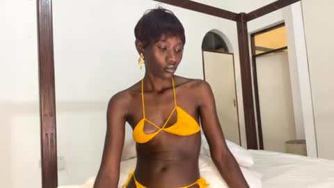 zaria_amara online show from 06/24/26, 07:02