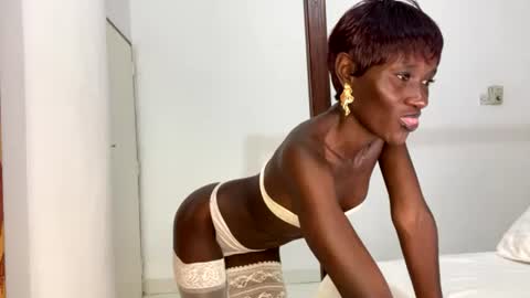 zaria_amara online show from 06/26/26, 07:51