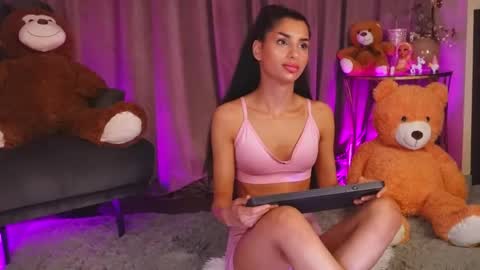 Snapshot of zariaavera chatting on 05/16/26, 12:40 zariaavera online show from 05/16/26, 12:40