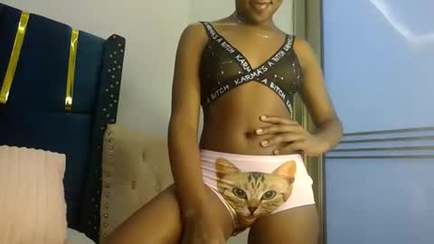 Snapshot of zariah011 chatting on 04/17/26, 10:35 zariah online show from 04/17/26, 10:35