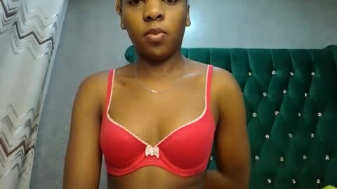 Snapshot of zariah011 chatting on 04/26/26, 08:39 zariah online show from 04/26/26, 08:39