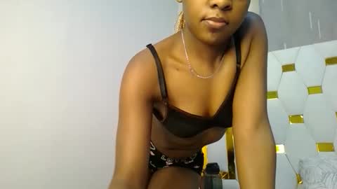 Snapshot of zariah011 chatting on 05/02/26, 09:42 zariah online show from 05/02/26, 09:42