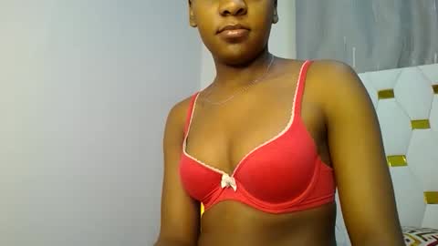 Snapshot of zariah011 chatting on 05/14/26, 10:05 zariah online show from 05/14/26, 10:05