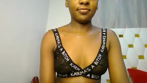 Snapshot of zariah011 chatting on 05/18/26, 04:07 zariah online show from 05/18/26, 04:07