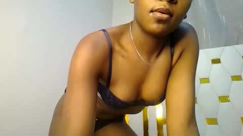 Snapshot of zariah011 chatting on 05/20/26, 09:54 zariah online show from 05/20/26, 09:54