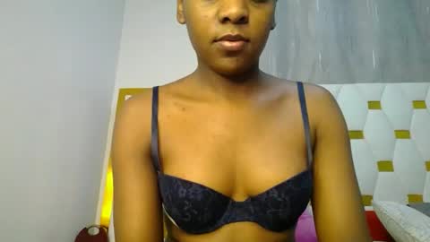 Snapshot of zariah011 chatting on 06/14/26, 04:58 zariah online show from 06/14/26, 04:58