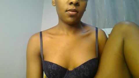 Snapshot of zariah011 chatting on 06/22/26, 03:25 zariah online show from 06/22/26, 03:25
