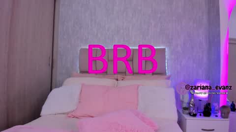 Snapshot of zarianaevanz chatting on 01/12/25, 04:00 Zariana online show from 01/12/25, 04:00