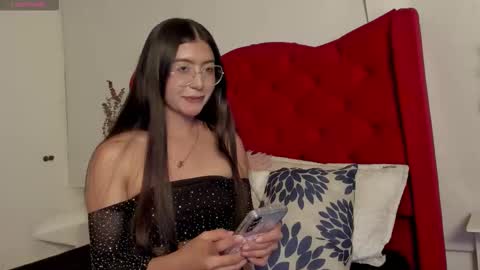 Snapshot of zariival chatting on 11/07/25, 10:54 zariival online show from 11/07/25, 10:54