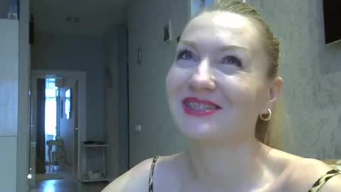 Snapshot of zarinaswift chatting on 01/18/25, 04:26 Zarina Swift online show from 01/18/25, 04:26