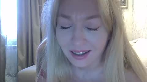 Snapshot of zarinaswift chatting on 02/06/25, 08:07 Zarina Swift online show from 02/06/25, 08:07