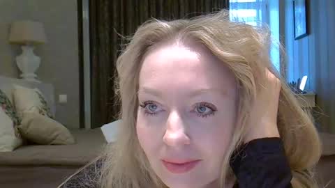 Snapshot of zarinaswift chatting on 02/04/26, 04:40 Zarina Swift online show from 02/04/26, 04:40